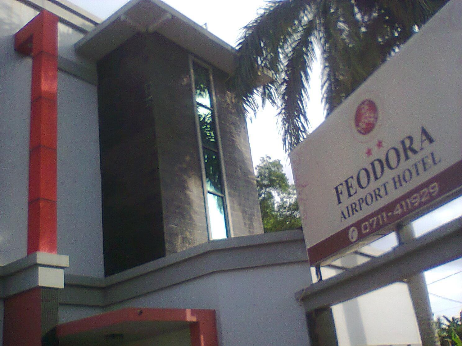 Feodora Airport Hotell Palembang Exteriör bild