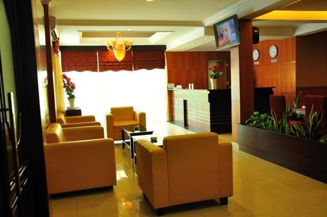 Feodora Airport Hotell Palembang Exteriör bild