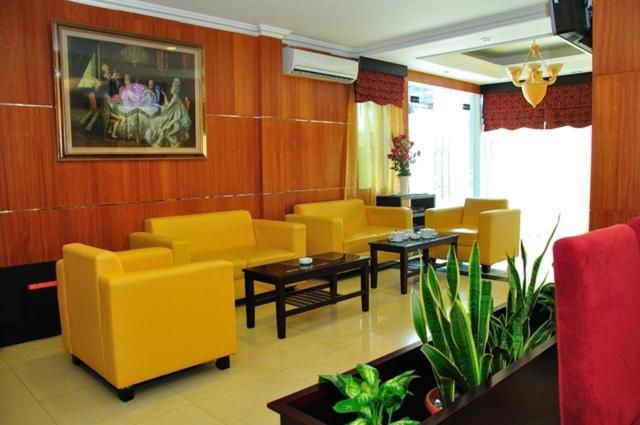 Feodora Airport Hotell Palembang Exteriör bild