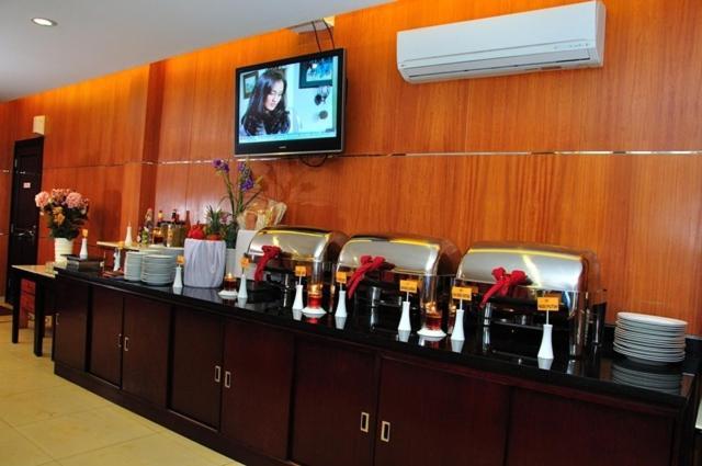 Feodora Airport Hotell Palembang Exteriör bild