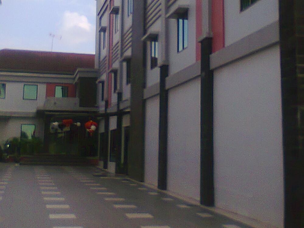 Feodora Airport Hotell Palembang Exteriör bild