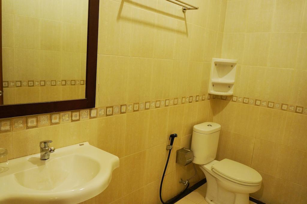 Feodora Airport Hotell Palembang Rum bild