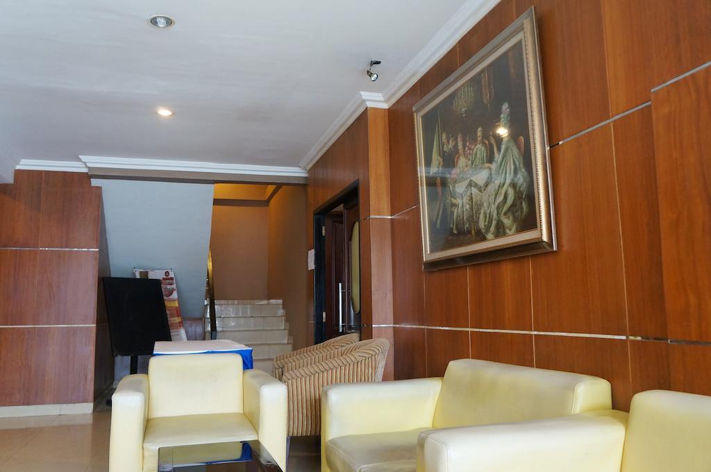 Feodora Airport Hotell Palembang Exteriör bild