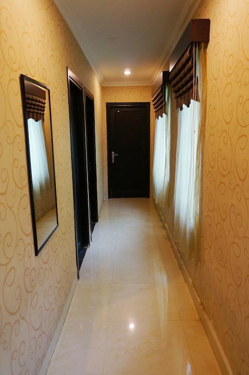 Feodora Airport Hotell Palembang Exteriör bild