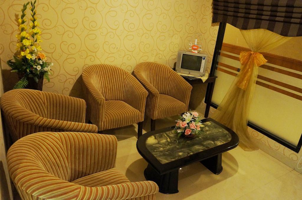 Feodora Airport Hotell Palembang Exteriör bild