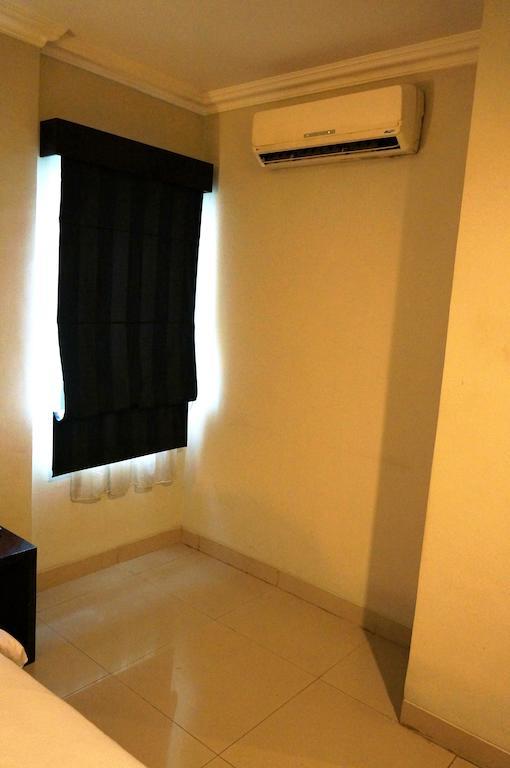 Feodora Airport Hotell Palembang Exteriör bild